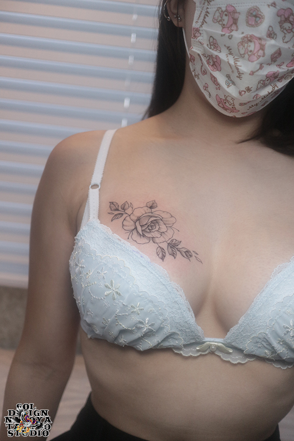 名古屋　タトゥー　女性